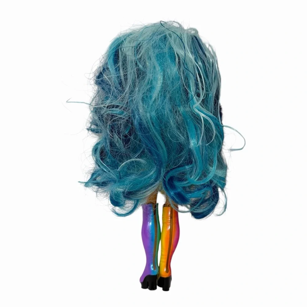 Rainbow High Skylar Bradshaw Series 1 Fashion Doll Blue Hair Shirt Skirt/Overall